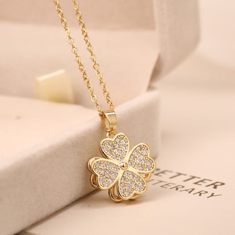 zil-kar Clover Clavicle Necklace Jewelry Gift